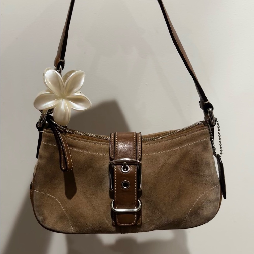 Elegant Tan Suede Shoulder Bag with Brown Trim - Picture 2 of 6